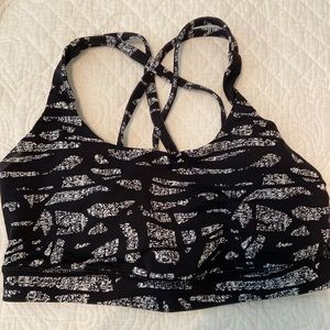 Lululemon sports bra